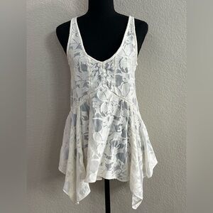 Vanessa Virginia cream Lace Handkerchief Hem Tank Top - Women's